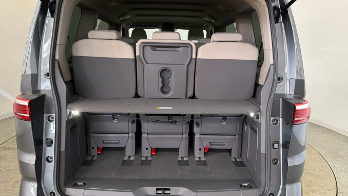 Volkswagen Multivan 1.5 TSI eHybrid Life 5dr 4MOTION DSG Estate - Image 18